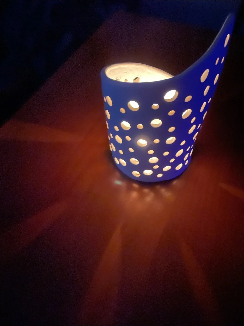 Handmade by an independent artist￼ white ceramic